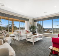A House With A View Molong. NSW - Tweed Heads Accommodation