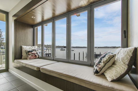A Window On The Bay - Tweed Heads Accommodation 2