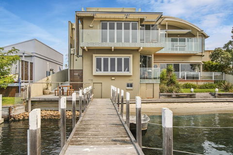 A Window On The Bay - Tweed Heads Accommodation 0