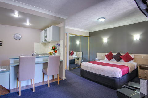 AAA Airport Albion Manor Apartments And Motel - Tweed Heads Accommodation 0