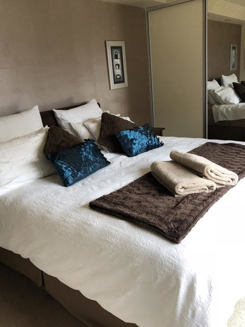 About Time Retreats- Studio Seven - Tweed Heads Accommodation 3