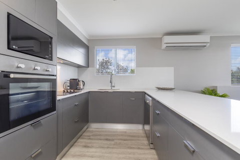 Absolute Beachfront Penthouse, Castaways Beach - Tweed Heads Accommodation 3