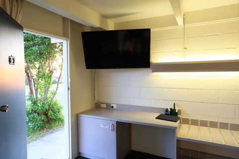 Absolute Lakes Entrance Motel - Tweed Heads Accommodation 3