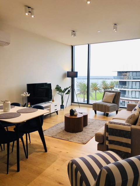 Absolute Waterfront Apt 319 Lighthouse - Tweed Heads Accommodation 3