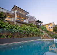 Absolute Waterfront Lakehouse Fishing Point Waterfront Pool Jetty - Tweed Heads Accommodation