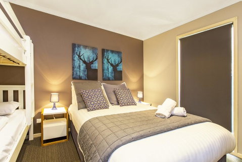 Acacia 2 - Luxurious Holiday Townhouse - Tweed Heads Accommodation 2