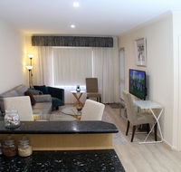 ADELAIDE CBD APARTMENT - 3BR 2BATH  CARPARK - Tweed Heads Accommodation