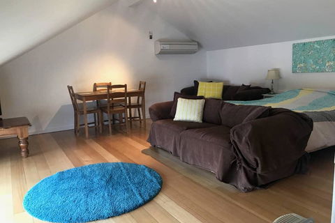 Adelaide Close CBD Large Private Studio Apartment In St Peters - Tweed Heads Accommodation 1