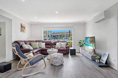 Discover Mount Annan Spacious 6-BR House - Tweed Heads Accommodation 0