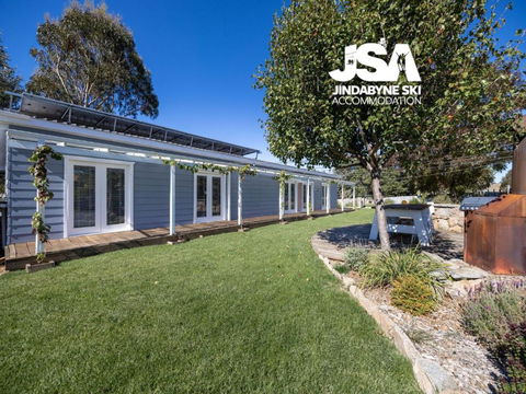 Edelweiss Cottage - Tweed Heads Accommodation 0