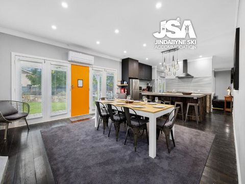 Edelweiss Cottage - Tweed Heads Accommodation 1