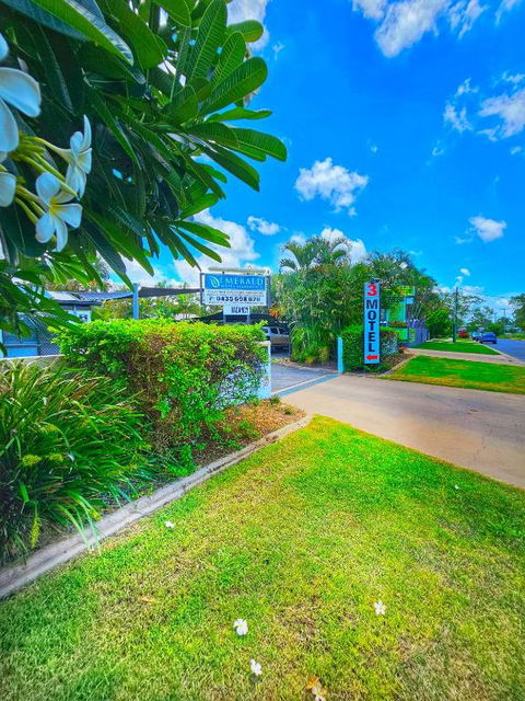 Emerald Motel Apartments - Tweed Heads Accommodation 0