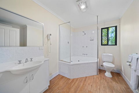 Emerald Motel Apartments - Tweed Heads Accommodation 3
