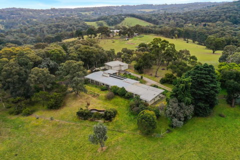Enjoy Nature At Modern Diamond Creek Farmhouse - Tweed Heads Accommodation 0