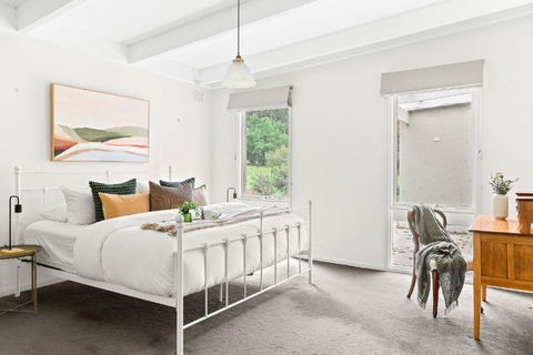 Enjoy Nature At Modern Diamond Creek Farmhouse - Tweed Heads Accommodation 3