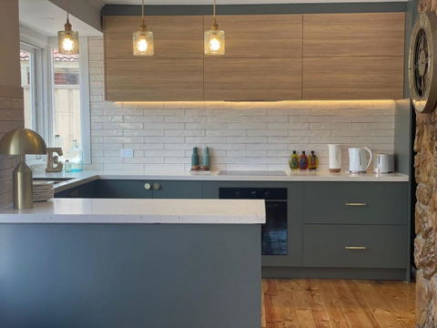 Evies White House Oasis I Pool & Close To Airport - Tweed Heads Accommodation 3