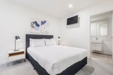Executive Comfort Living Near La Trobe & RMIT Uni - Tweed Heads Accommodation 3
