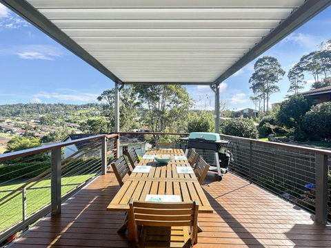 Fab 3-Bed Stay With Great Outdoors & Water Views - Tweed Heads Accommodation 2