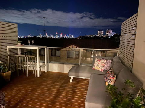 Fab Penthouse Near Bondi / Bronte, Shops & Bars - Tweed Heads Accommodation 4