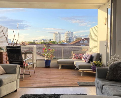 Fab Penthouse Near Bondi / Bronte, Shops & Bars - Tweed Heads Accommodation 0