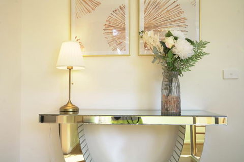 Family Home In Prime Location Melbourne - Tweed Heads Accommodation 1