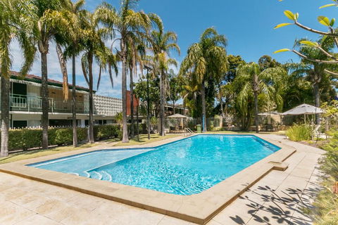 Flag Motor Lodge - Tweed Heads Accommodation 0