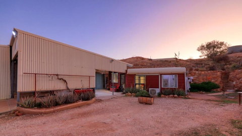 Fossickers Den Dugout Accommodation - Tweed Heads Accommodation 0