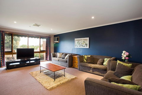 Geelong Holiday Home - Tweed Heads Accommodation 4