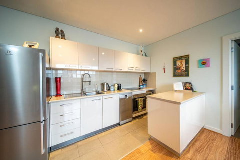 Get Comfy On Frew St - Tweed Heads Accommodation 4