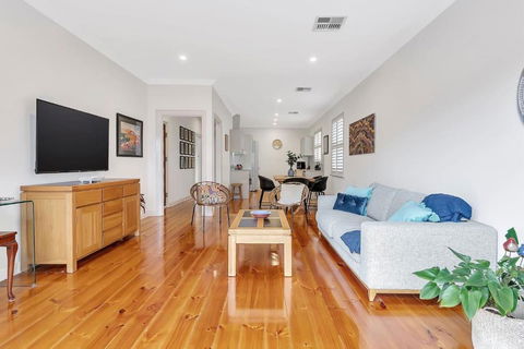 Gladstone Gardens - Family Comfort In North Brighton - Tweed Heads Accommodation 4