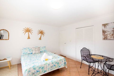 GORGEOUS STUDIO + 100M TO BEACH + POOL - Tweed Heads Accommodation 0