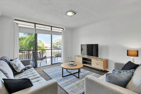 HACIENDA- CANAL VIEWS AND COMFORT - Tweed Heads Accommodation 2