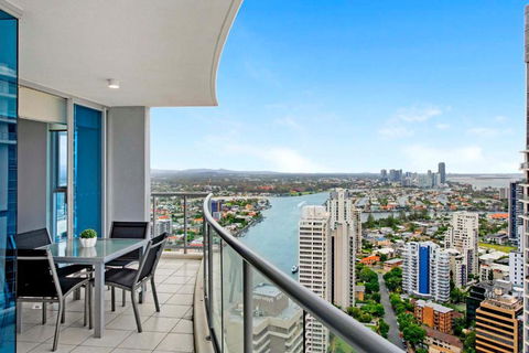 HIGH FLOOR GUARANTEE - 3 Bedroom Plus Study Apartments At Chevron Renaissance - Self Contained & Privately Managed - Wow Stay - Tweed Heads Accommodation 3