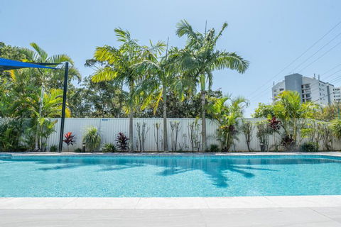 HEART OF BURLEIGH Holiday Villa - Perfect Location With Pools - Tweed Heads Accommodation 0