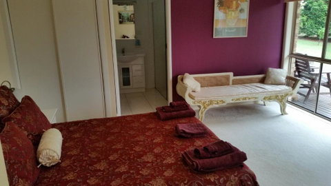 Hilltop Hideaway - Tweed Heads Accommodation 3