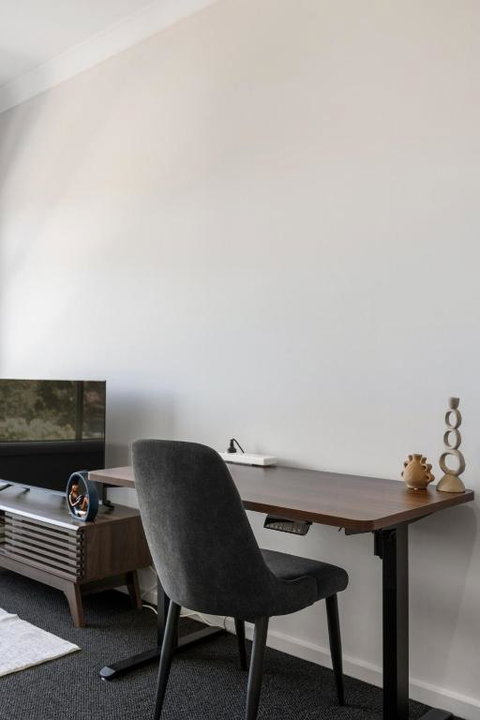 Home Abroad - 3BR With Dedicated Workspace - Tweed Heads Accommodation 2