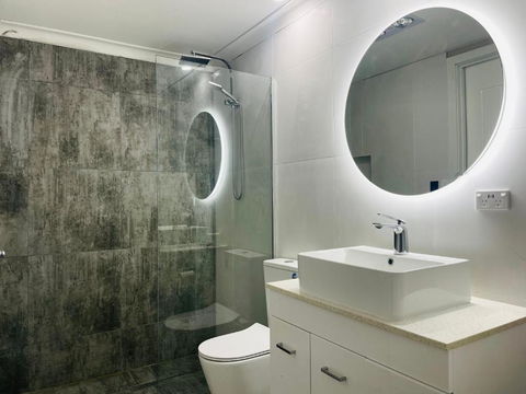 House At Train Station Thomastown - Tweed Heads Accommodation 1