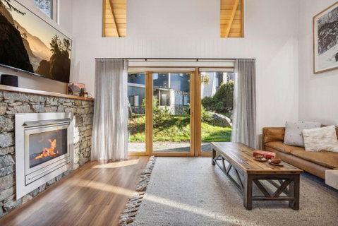 Ice 3 - Tweed Heads Accommodation 2