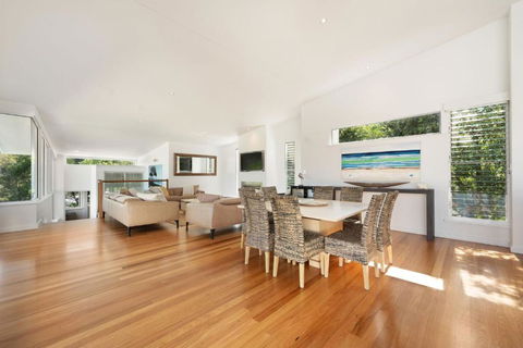 Iconic Noosa Beach House In McAnally Drive Sunshine Beach - Tweed Heads Accommodation 2