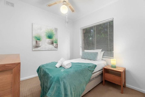 In Between City Sea & Airport - 2BR Vacation Home - Tweed Heads Accommodation 2