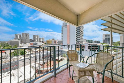 Incredible Harbourfront Home Away From Home - Tweed Heads Accommodation 0