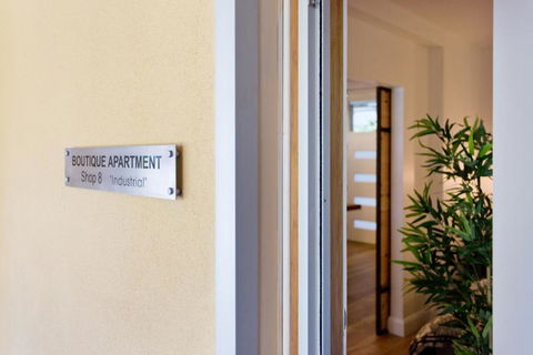 Industrial Central Apartment - Shop 8 - Tweed Heads Accommodation 2