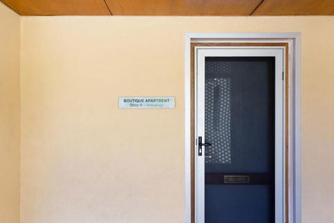 Industrial Central Apartment - Shop 8 - Tweed Heads Accommodation 1