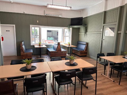 Inglewood Hotel - Tweed Heads Accommodation 2