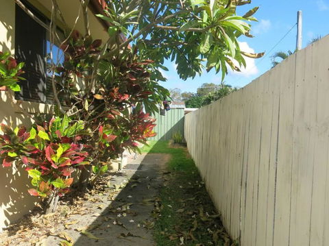 House And Van On The River - Tweed Heads Accommodation 3