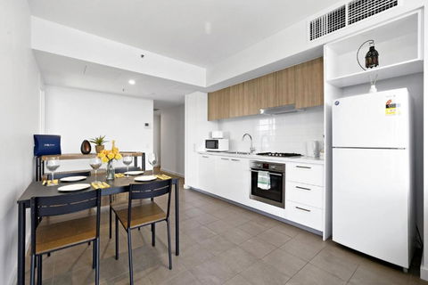 Isaac - The Cityscape View Apartment - Tweed Heads Accommodation 3