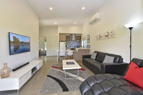 Ironbark Hill Villa 6 Cabernet Franc - Tweed Heads Accommodation 3