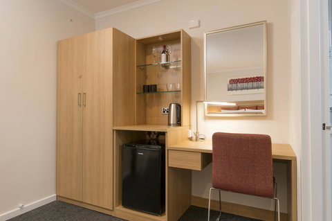 Adelaide Royal Coach - Tweed Heads Accommodation 3