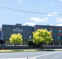 Adelaide Royal Coach - Tweed Heads Accommodation