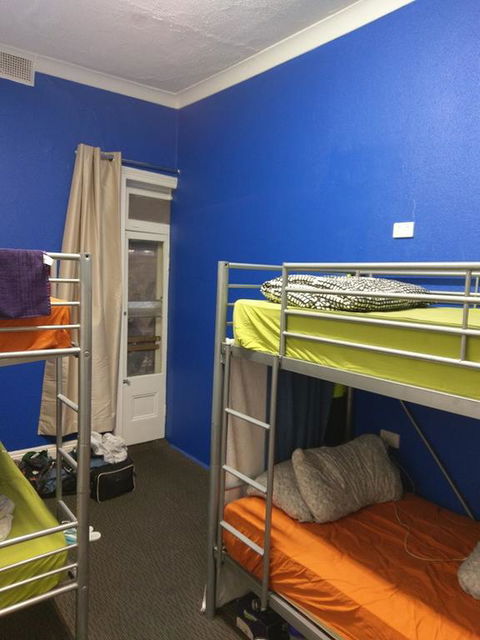 Adelaide Travellers Inn Backpackers Hostel - Tweed Heads Accommodation 3